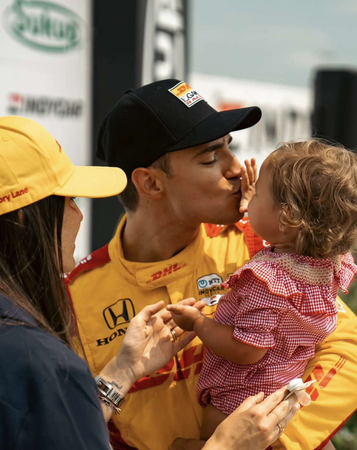 Alex Palou con su hija, Lucía