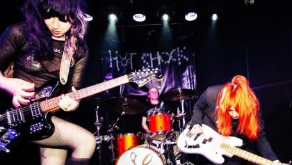 hotwax-trio-ingles-grunge-revival