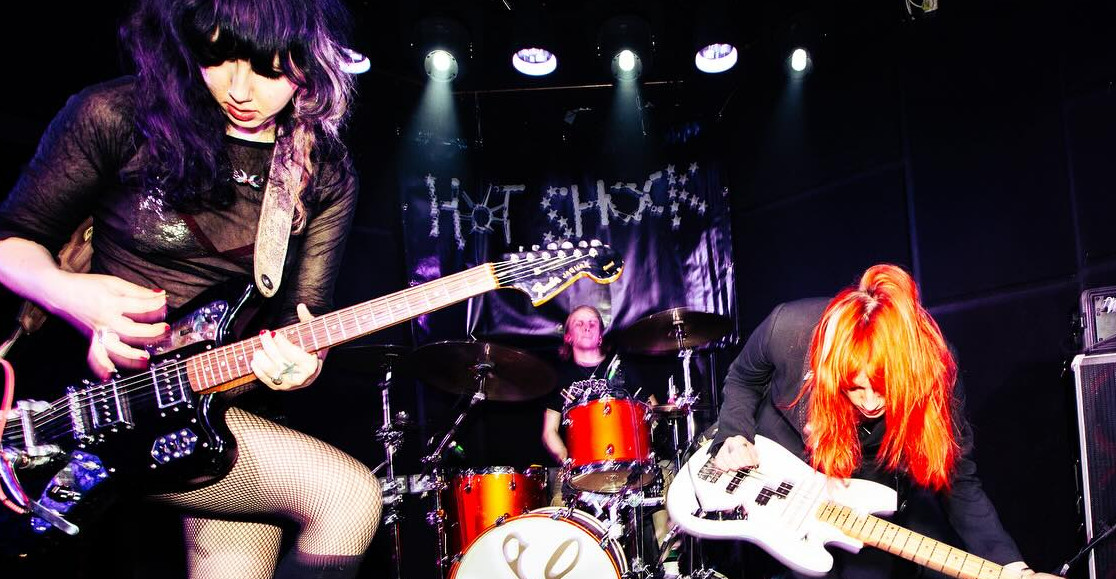 hotwax-trio-ingles-grunge-revival