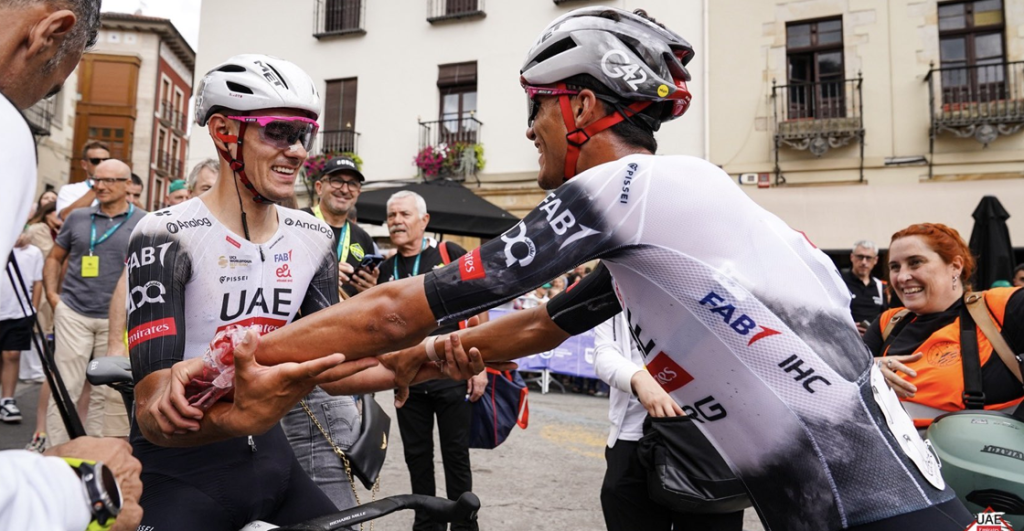 Isaac del Toro cede la victoria a su compañero