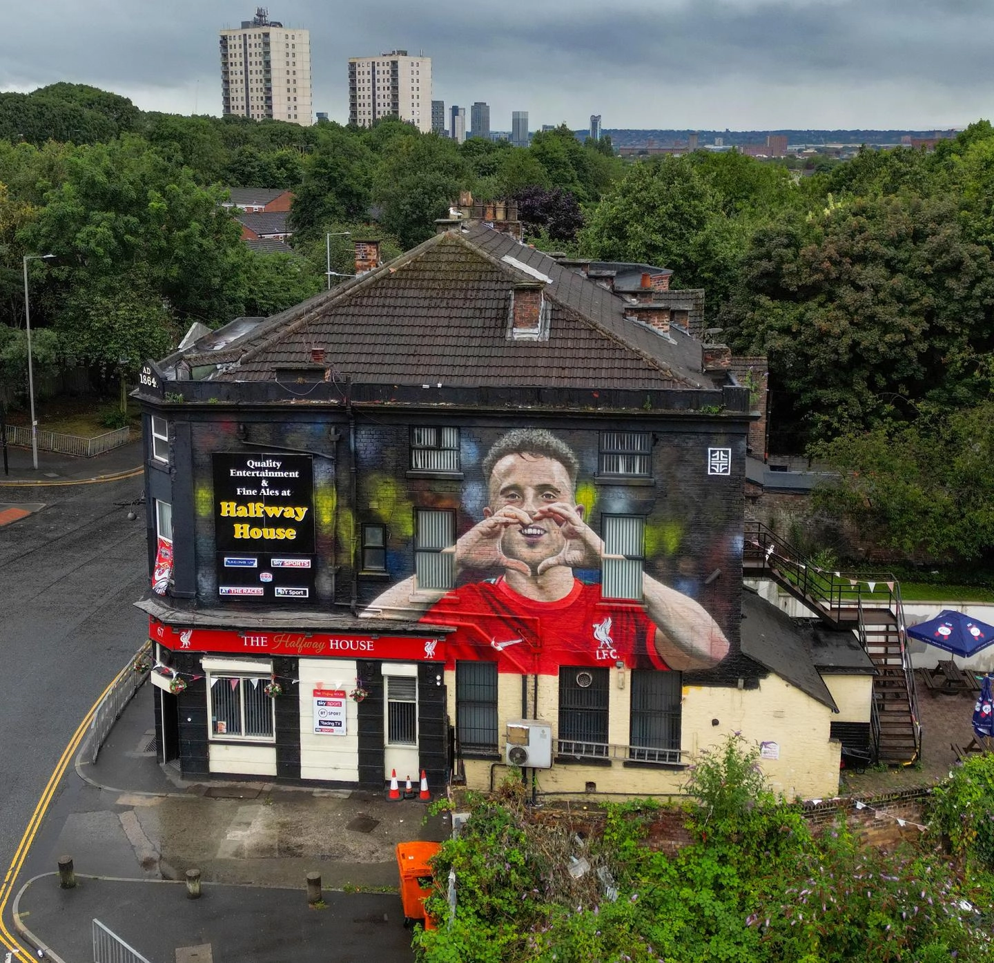 Crean mural en honor a Diogo Jota cerca de Anfield