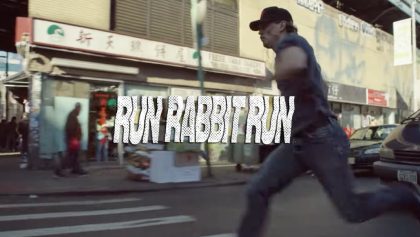 rabbit-run-cancion-idles-pelicula-caught-stealing