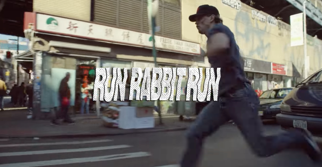 rabbit-run-cancion-idles-pelicula-caught-stealing