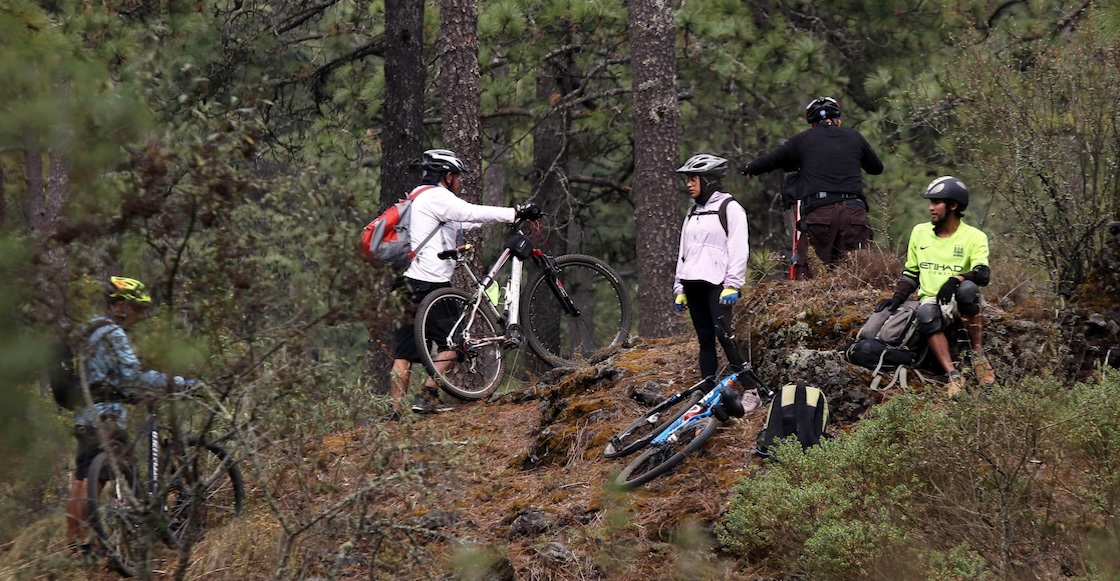 recomendaciones para hacer senderismo y subir montañas