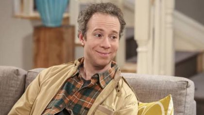 the-big-bang-theory-tendra-nueva-serie-spin-off-stuart-fails-to-save-the-universe