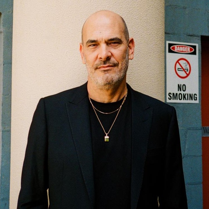 Lash cancion un viernes de locos take me away andrew klippel