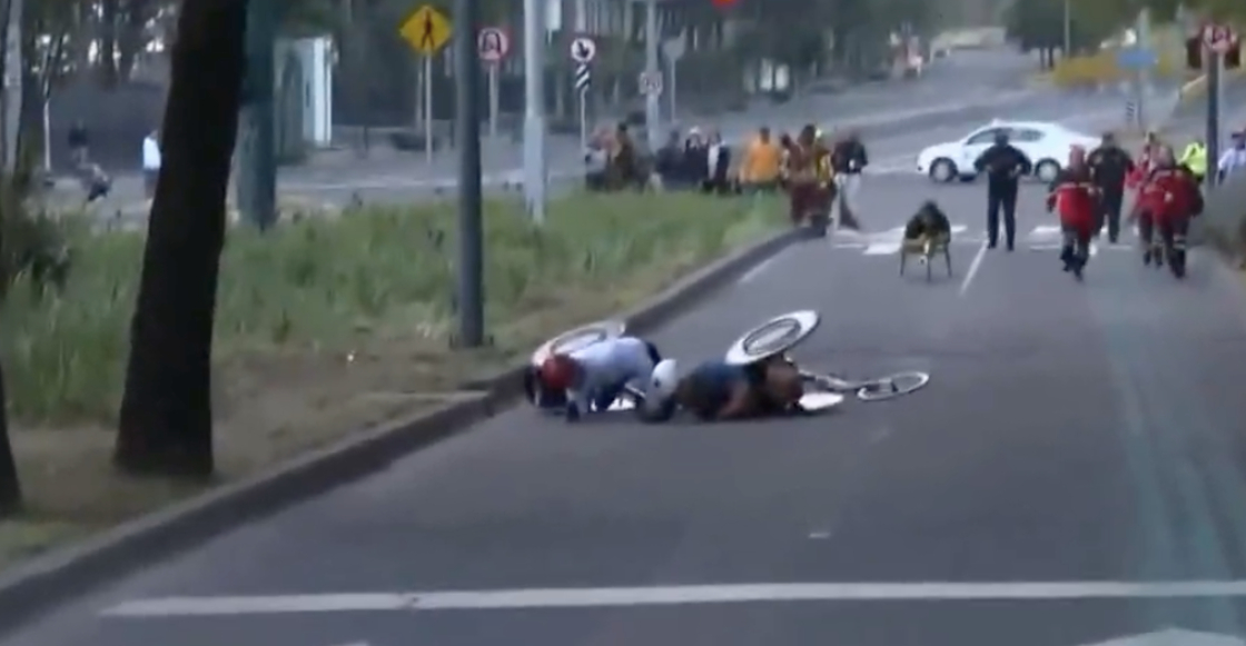 bache-provoca-caida-competidores-silla-ruedas-maraton-cdmx