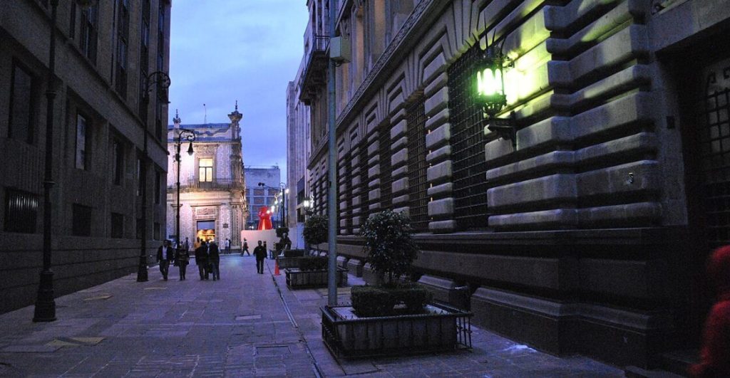 Recopilación de callejones bonitos y macabros en la CDMX