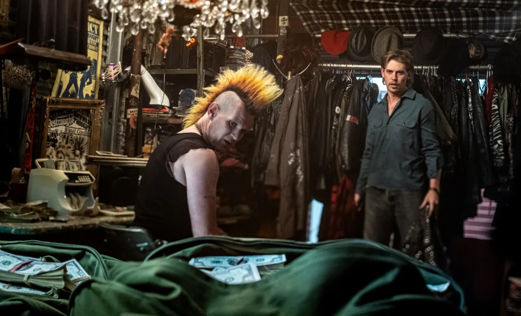 Matt Smith y Austin Butler en 'Caught Stealing'