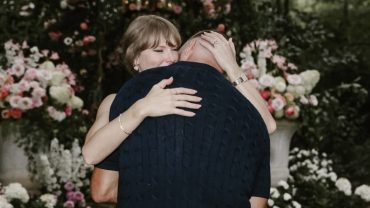 Taylor Swift y Travis Kelce comprometidos