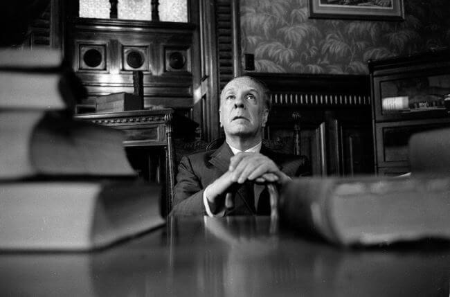 Consejos para escribir cuentos e inventar laberintos, cortesía de Borges