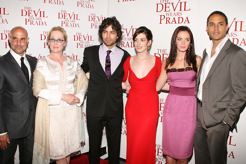 Stanley Tucci, Meryl Streep, Adrian Grenier, Anne Hathaway, Emily Blunt y Daniel Sunjata en la premiere de 'El diablo viste a la moda' de 2006