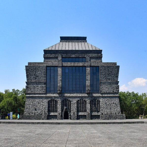 Instrucciones para ver los dioses prehispánicos en el Anahuacalli