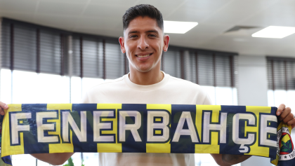 A las órdenes de Mourinho: Edson Álvarez llega al Fenerbahçe para jugar Champions