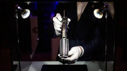 el-iconico-sable-luz-darth-vader-sera-subastado-1