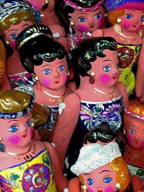 Juguetes monumentales en el Festival de Cartonería