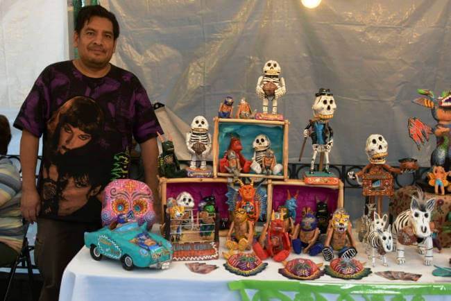 Juguetes monumentales en el Festival de Cartonería