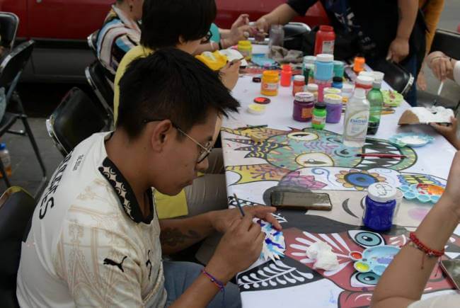 Juguetes monumentales en el Festival de Cartonería