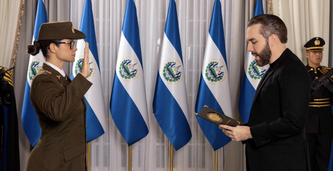 Nayib Bukele toma protesta a nueva ministra de Educación 