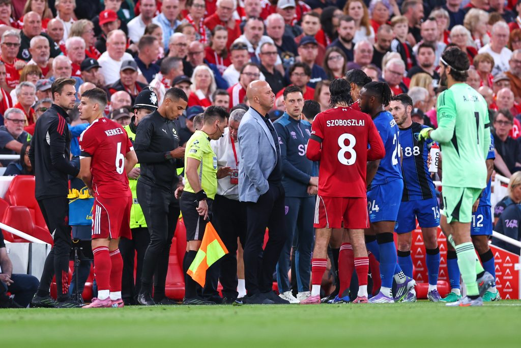 Vergonzoso: Premier League arranca con racismo contra Semenyo en Anfield