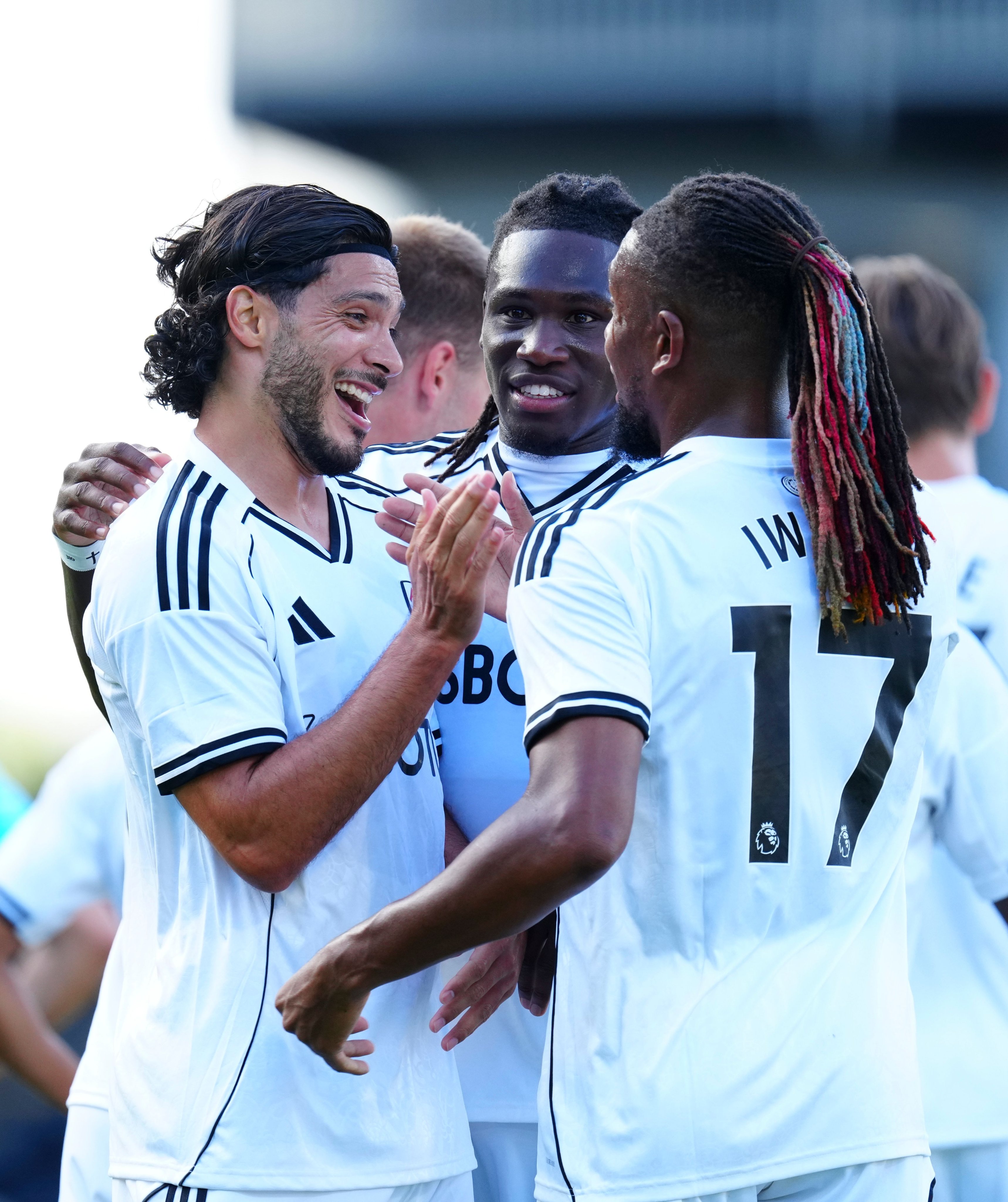 Santi Giménez y Raúl Jiménez anotan gol el mismo día!