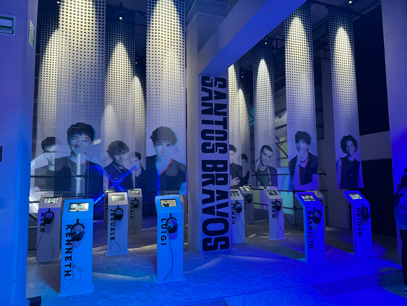 HYBE Latin America. Santos Bravos Experiencia Inmersiva en la Ciudad de México