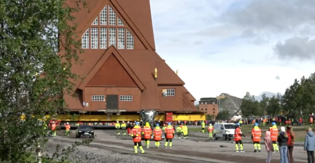 suecia-mudanza-edificio-religioso-por-expansion-mina-1