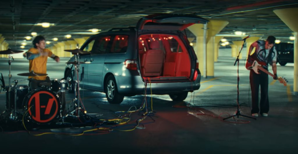 twenty-one-pilots-estrena-drum-show-voz-josh-dun