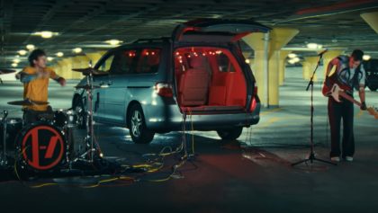 twenty-one-pilots-estrena-drum-show-voz-josh-dun