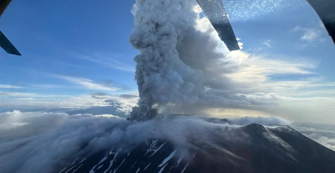 volcan-krasheninnikov-rusia-hace-erupcion-tras-terremoto-1