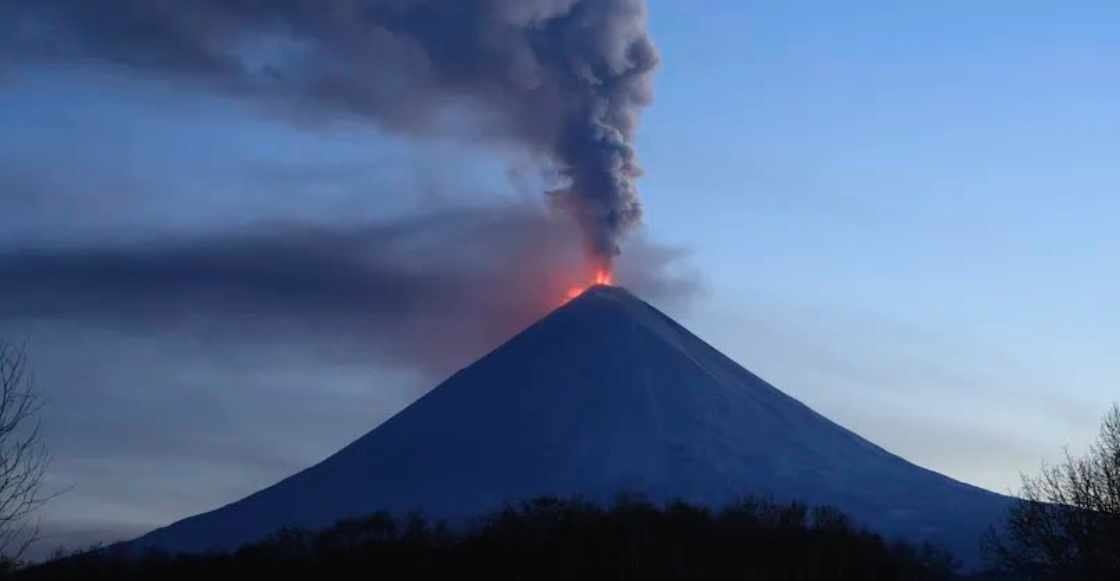 volcan-krasheninnikov-rusia-hace-erupcion-tras-terremoto