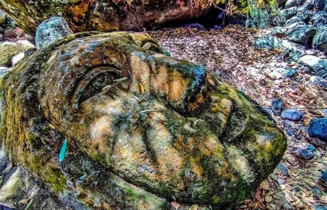 De cómo aparecieron dos cabezas gigantes en Querétaro