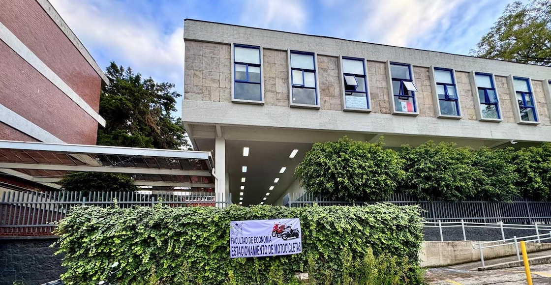 facultad economia unam