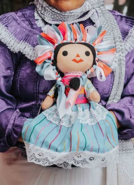 Pequeño homenaje a las muñecas Lele y sus trenzas largas