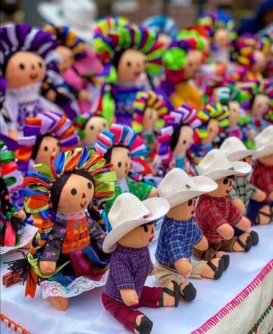 Pequeño homenaje a las muñecas Lele y sus trenzas largas