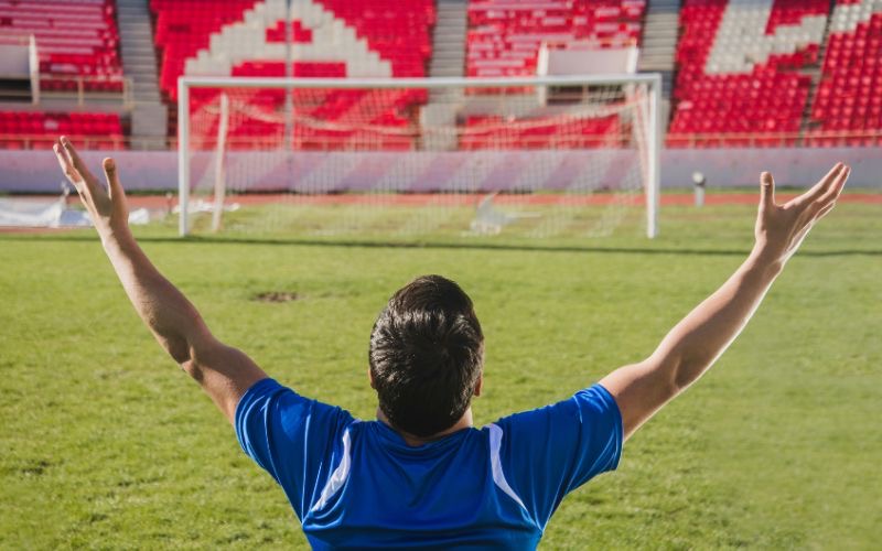 jugador de futbol en el campo
