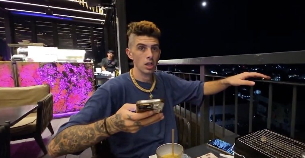 Sam Pepper en momento del sismo en Filipinas