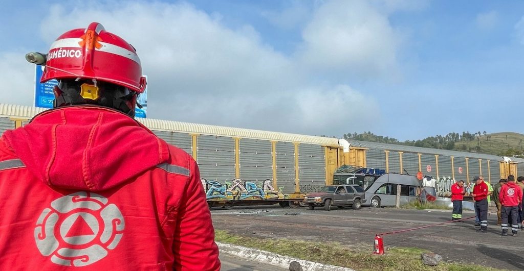Tren choca camión en Atlacomulco