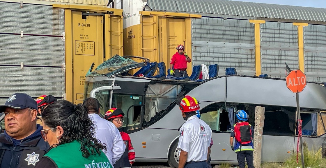 Tren choca camión en Atlacomulco