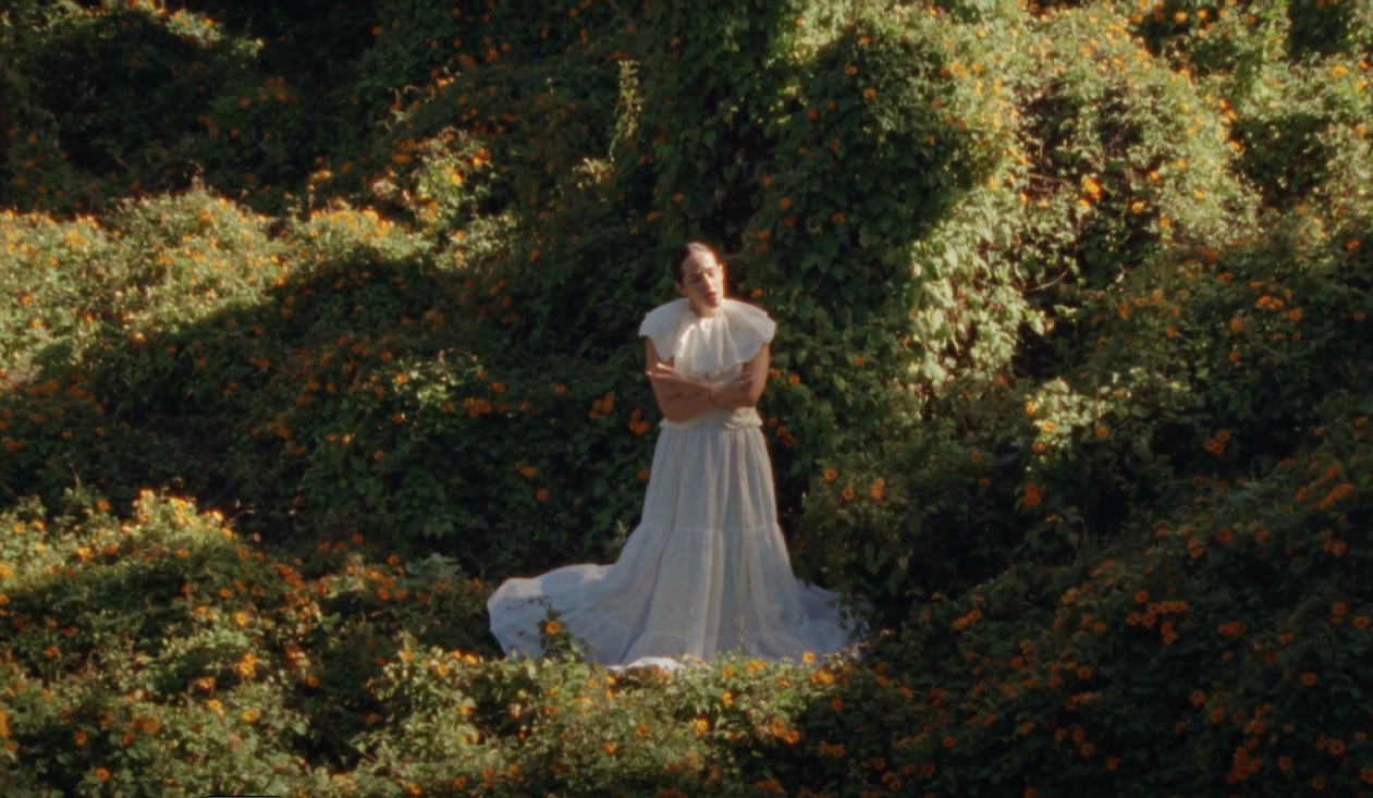 “No es igual” de Ximena Sariñana: Una canción folk sobre aceptarte tal cual eres