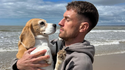 Aaron Ramsey aumenta recompensa a $20,000 dólares para encontrar a su perrita