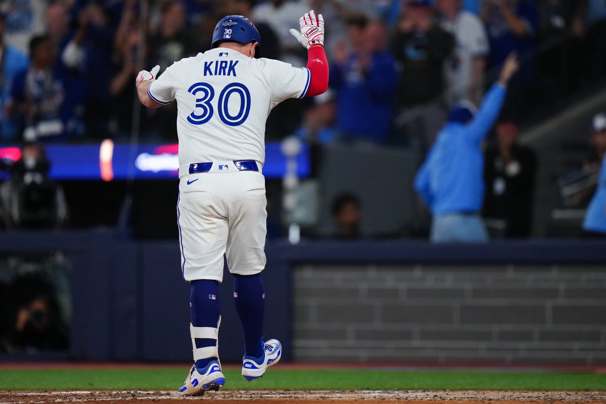 Alejandro Kirk, de las dudas por su físico a hacer historia en la Serie Mundial