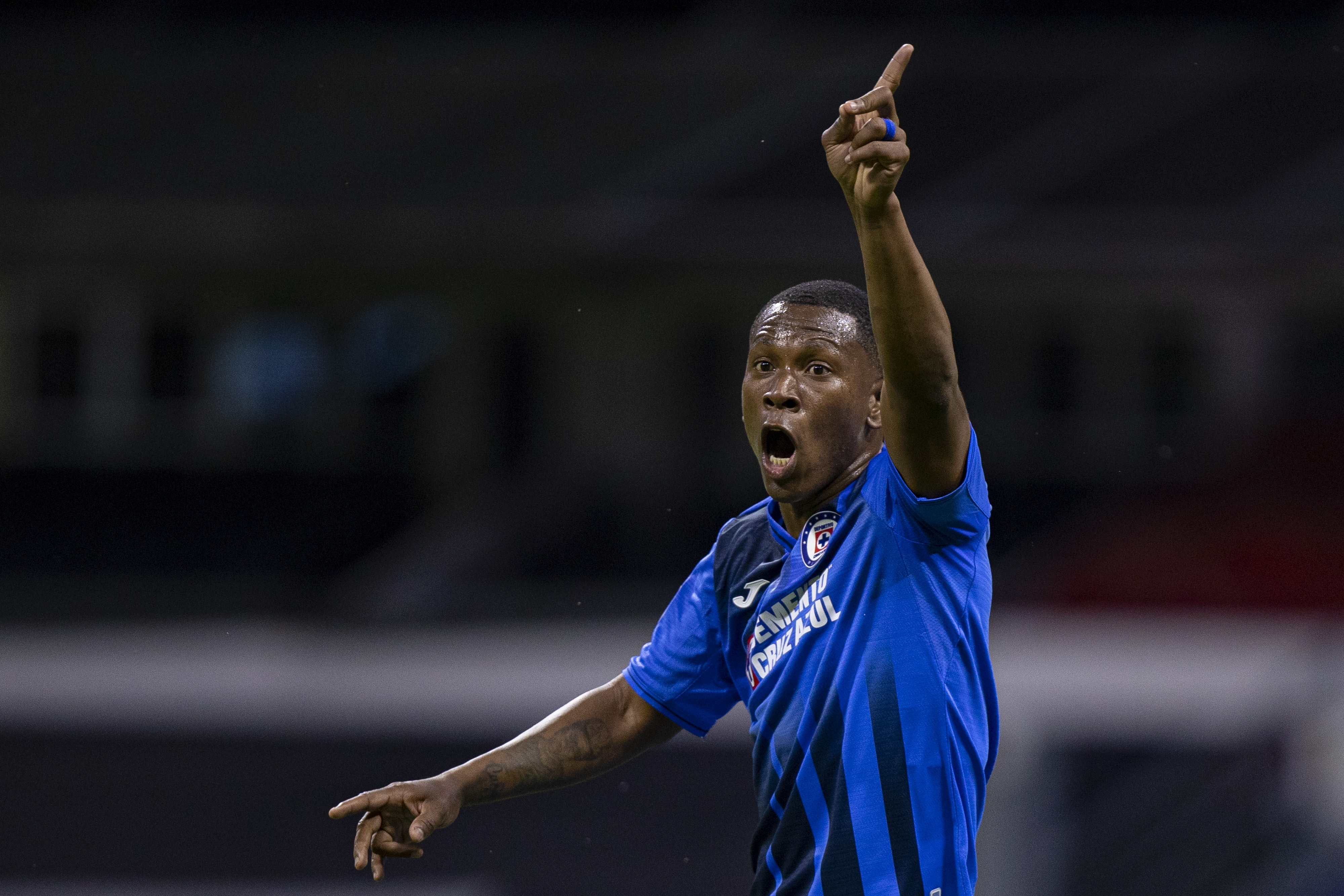 Balean a Bryan Angulo, exjugador de Cruz Azul, tras amenazas previo a juego por el ascenso