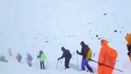 cientos-personas-atrapadas-monte-everest-tormenta-nieve-destacada