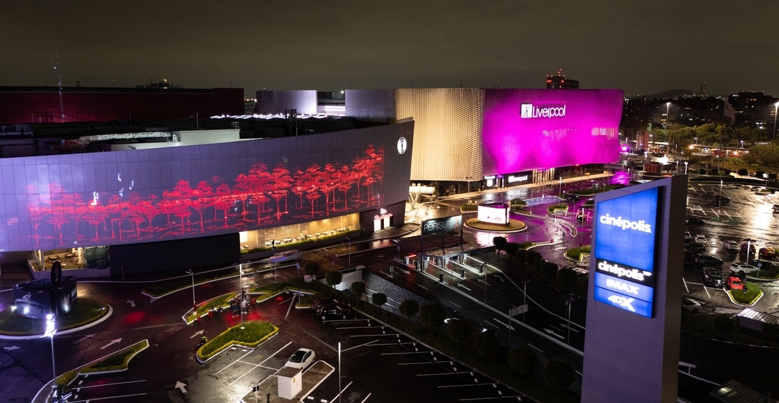 fachada perisur noche