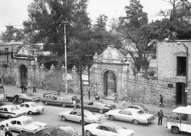 La extraña historia de Avenida Revolución