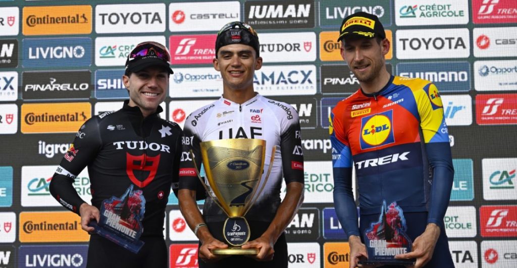 Isaac del Toro llega solito a la meta y conquista el Gran Piemonte