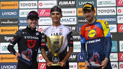 Isaac del Toro llega solito a la meta y conquista el Gran Piemonte