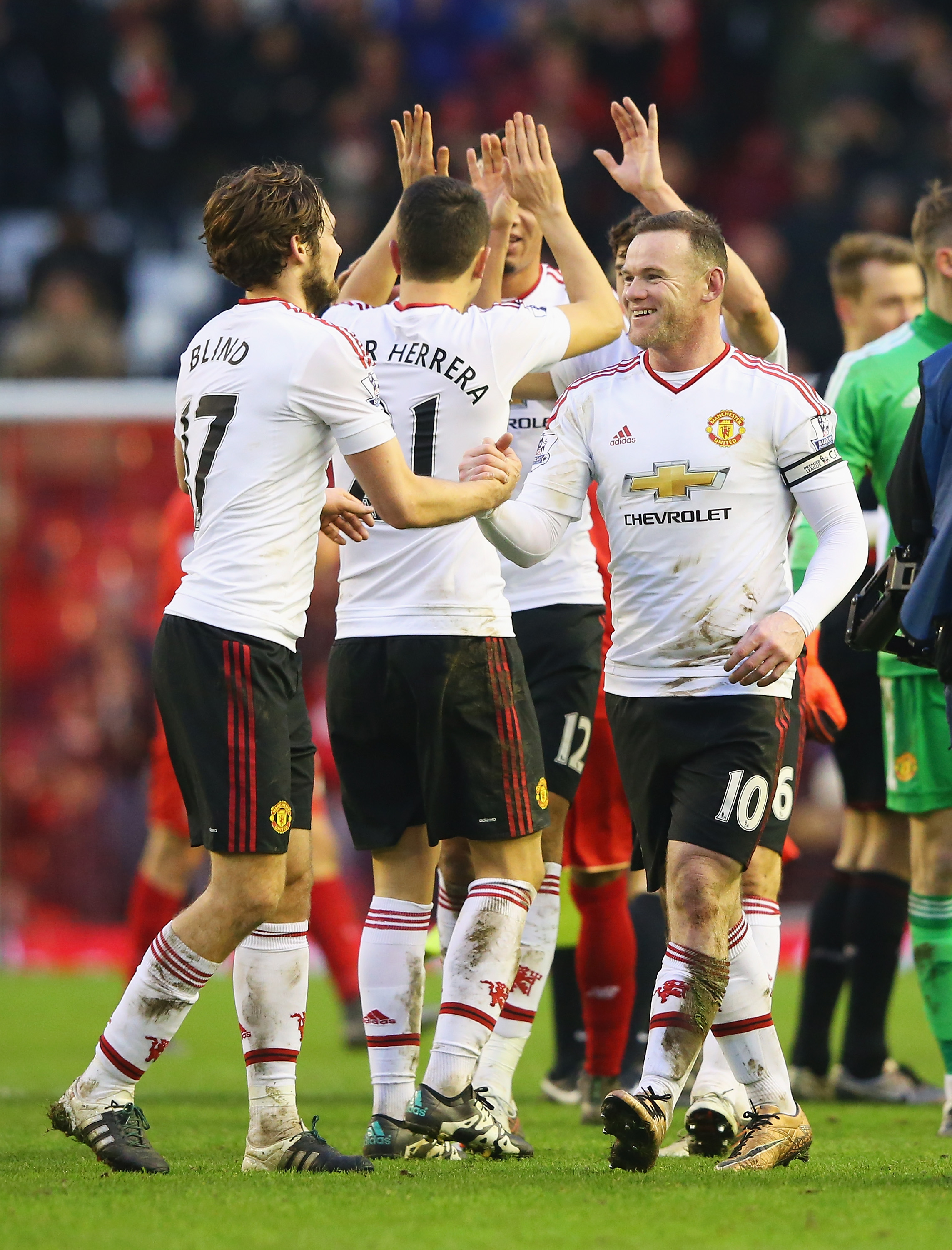 Así jugaba el Manchester United la última vez que derrotó a Liverpool en Anfield