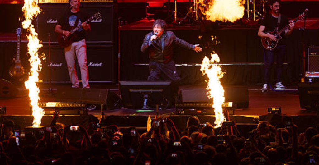 presidente-javier-milei-presenta-libro-concierto-rock